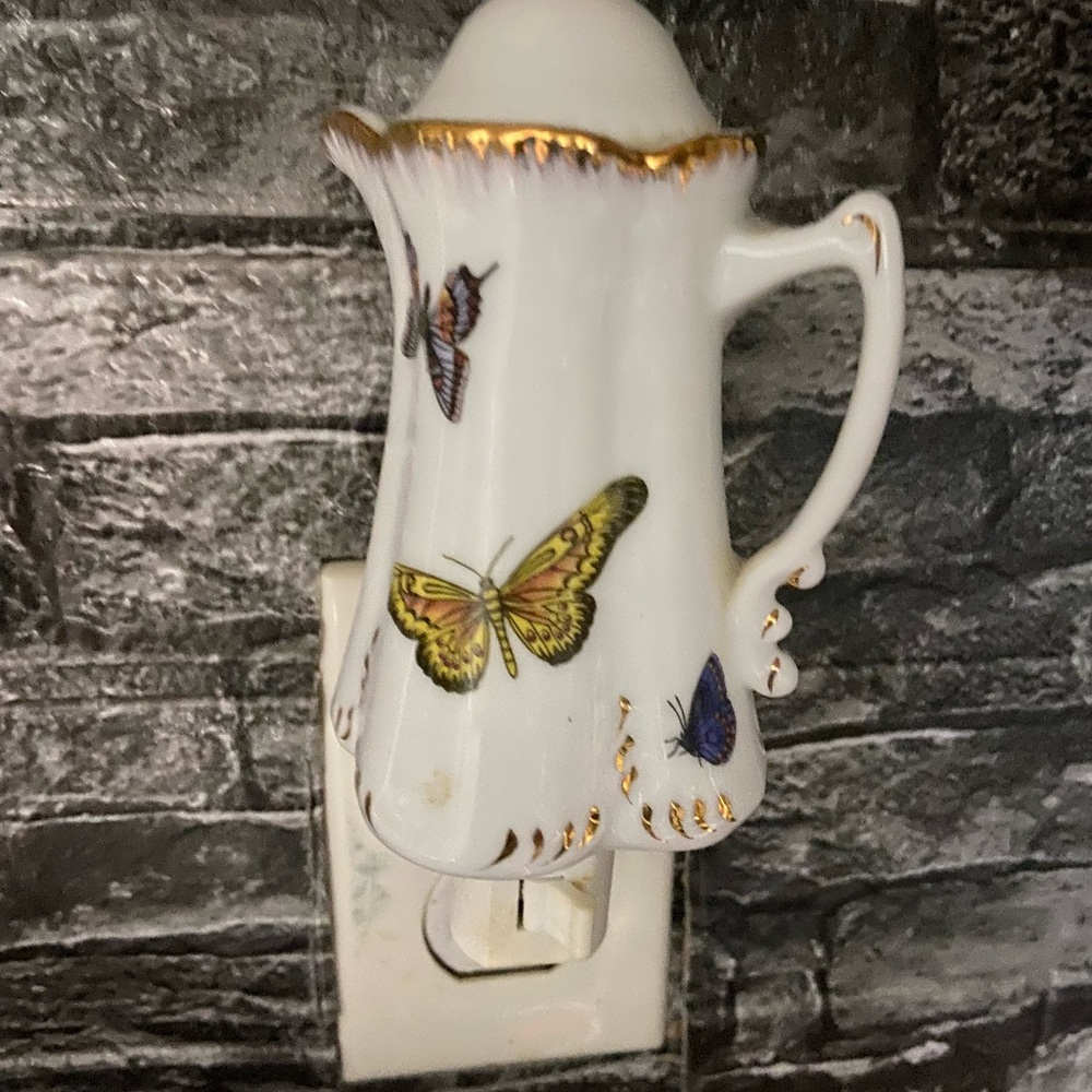 Adeline Elegant porcelain Butterfly Wall light